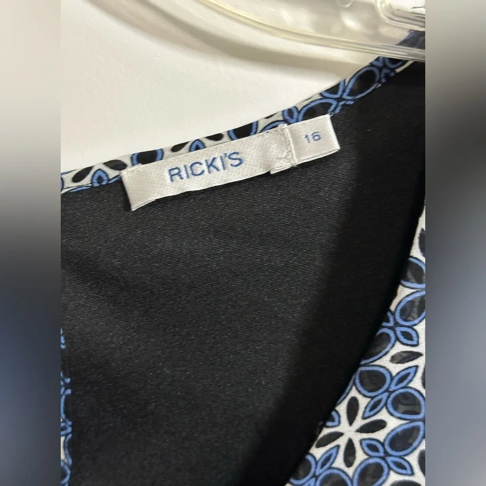🌟Like New🌟 Ricki's: Women’s Sleeveless Top- Size 16 - Picture 2 of 5